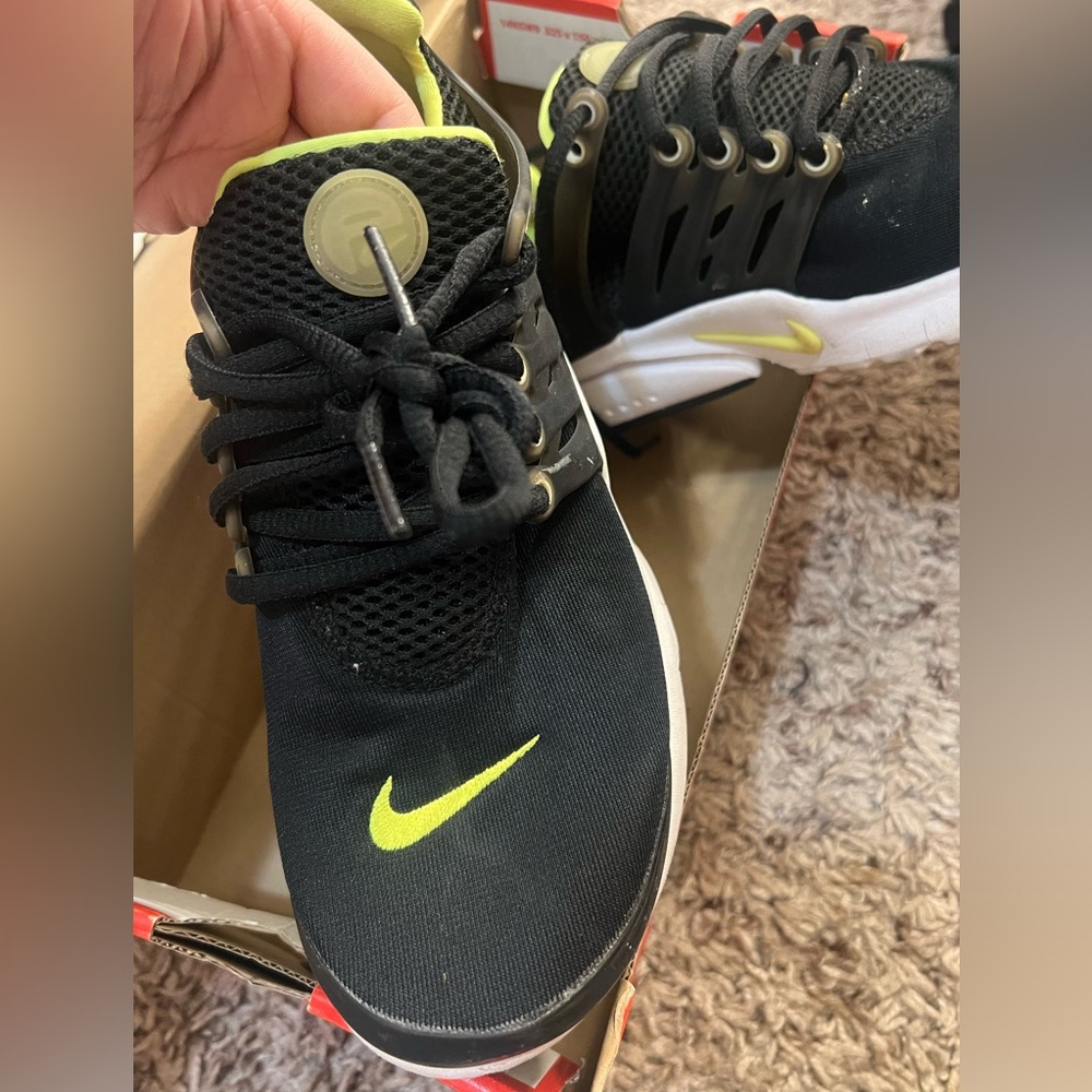 nike presto sz 5 in grade school